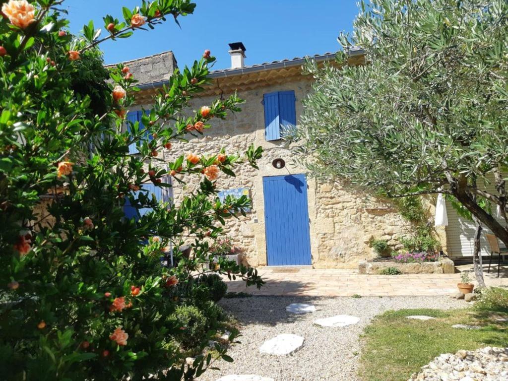 A Gauche Du Pont Hotel Vers-Pont-du-Gard Exterior foto