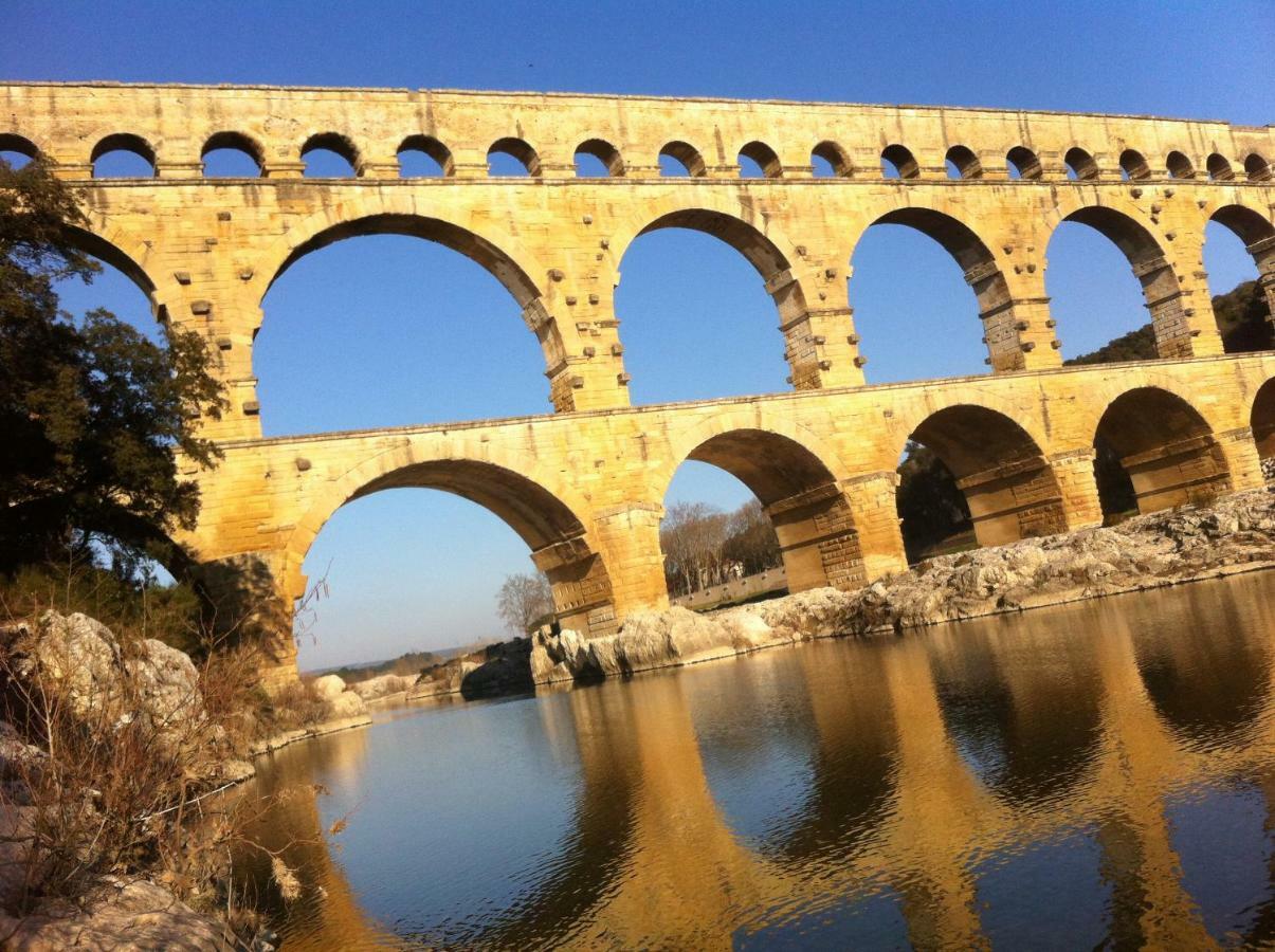 A Gauche Du Pont Hotel Vers-Pont-du-Gard Exterior foto