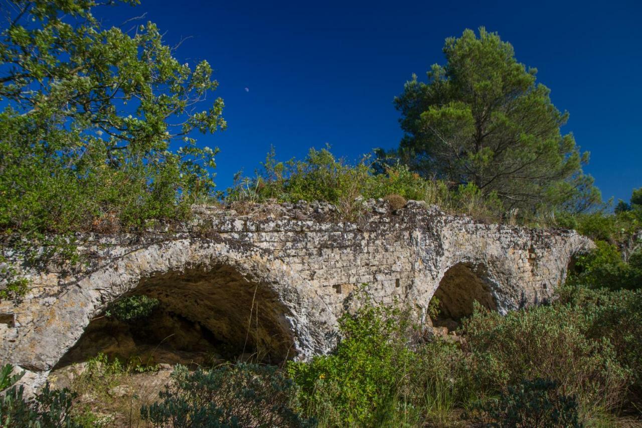 A Gauche Du Pont Hotel Vers-Pont-du-Gard Exterior foto